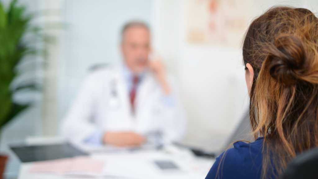 Noen har ingen eller kun milde symptomer på overgangsalderen, mens andre har så store plager at det går ut over livskvaliteten. 