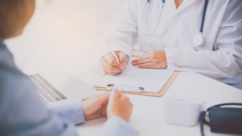 Kartlegging av lipidnivåer bør vurderes fra 40-års alder, men også hos yngre personer som har økt risiko for hjerte-karsykdom 